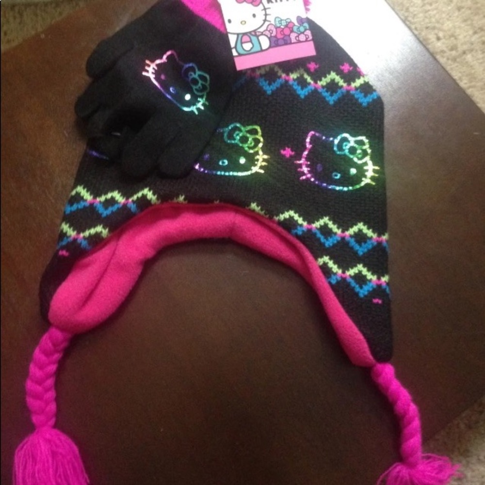 Hello Kitty beanie & mittens
